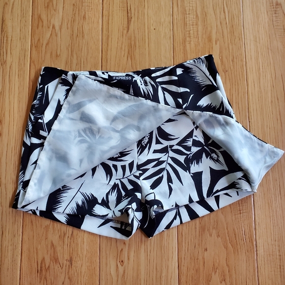 Express shorts skorts black and white - Picture 3 of 9